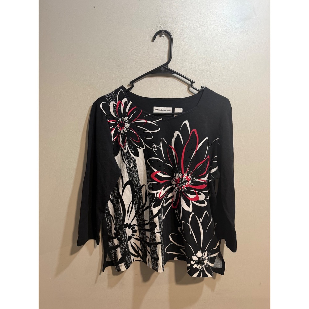 Alfred Dunner Petite PM Black Red Floral Embellished 3/4 Sleeve Knit Top